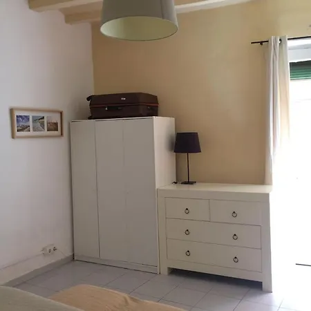 Lovely In City Center Apartment